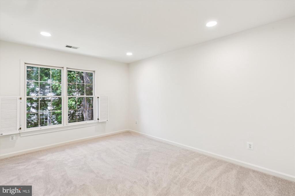 403 Kent Oaks Way