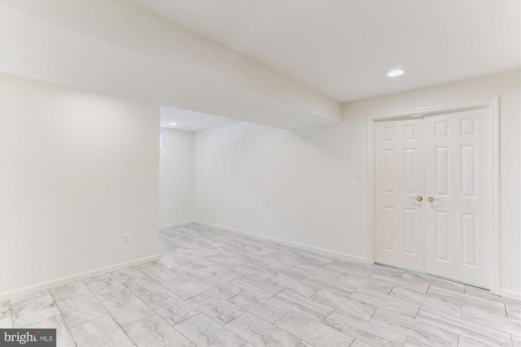 403 Kent Oaks Way