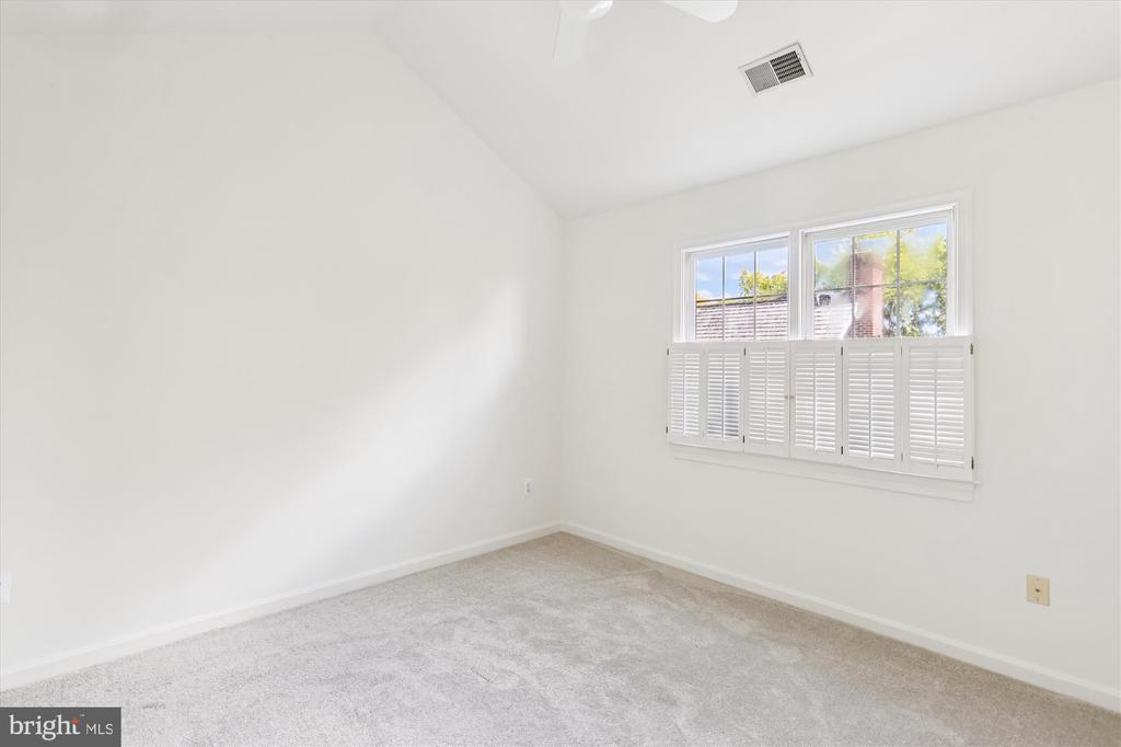 403 Kent Oaks Way