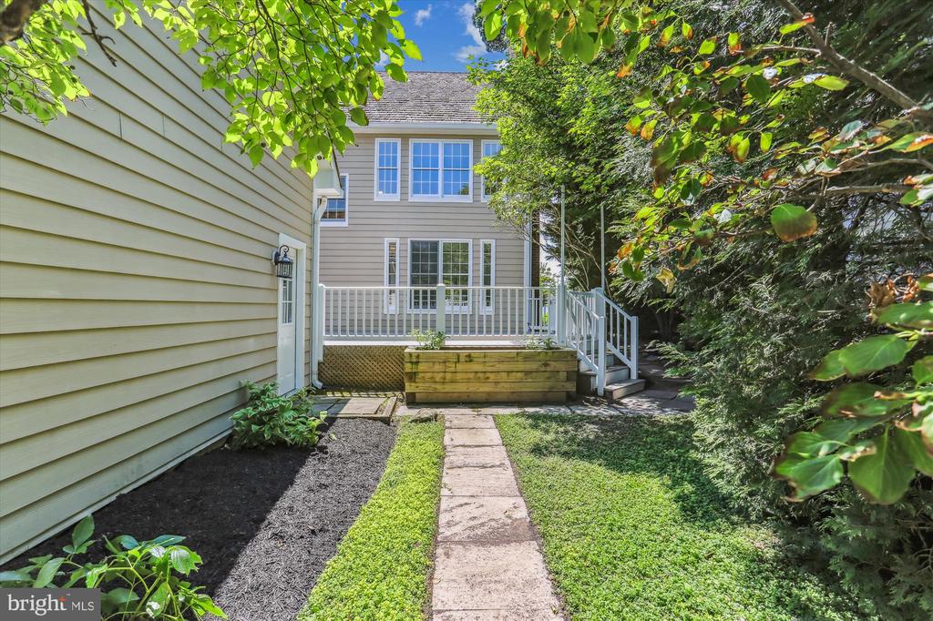 403 Kent Oaks Way
