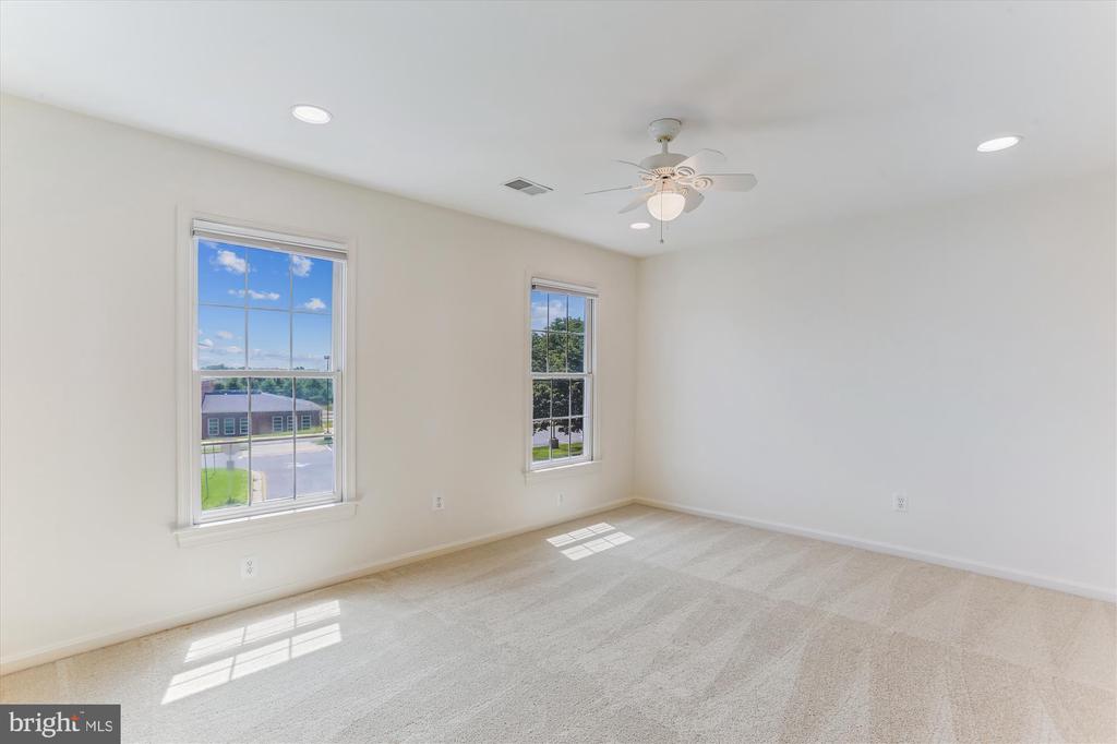 403 Kent Oaks Way