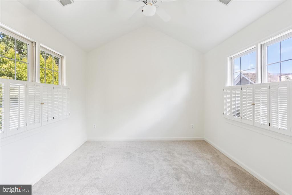 403 Kent Oaks Way