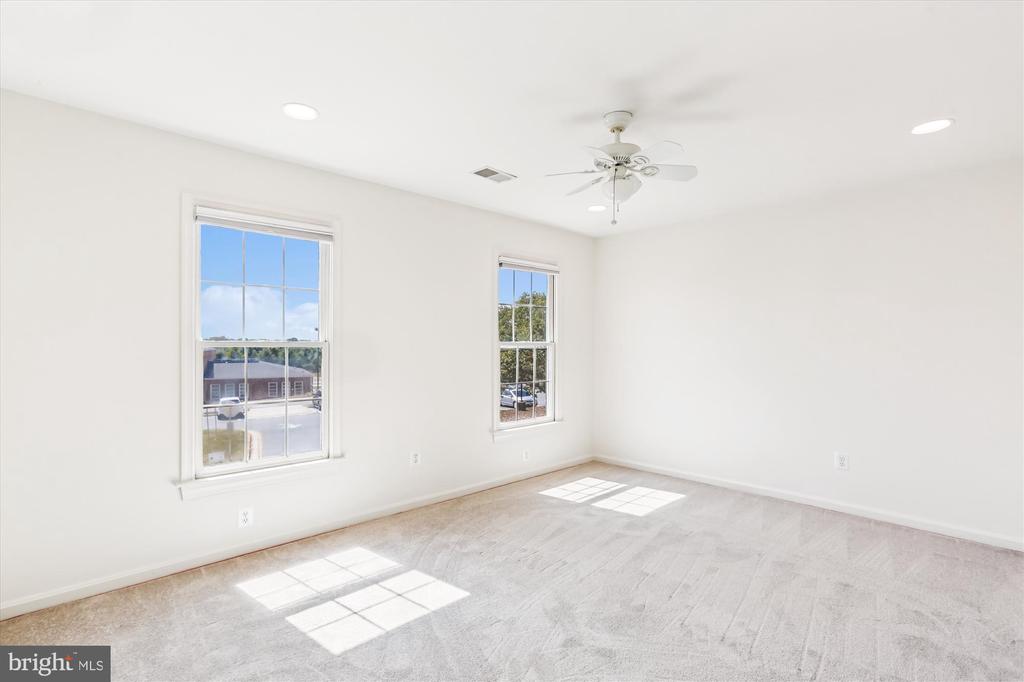 403 Kent Oaks Way