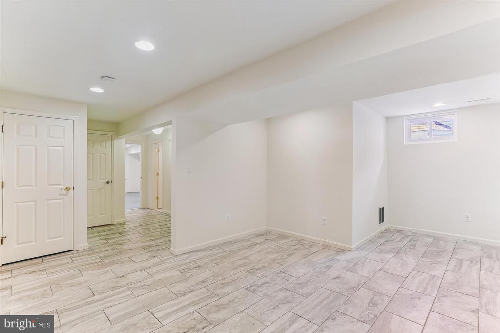 403 Kent Oaks Way