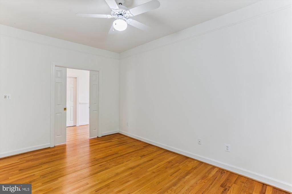 403 Kent Oaks Way
