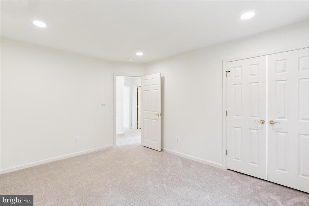 403 Kent Oaks Way