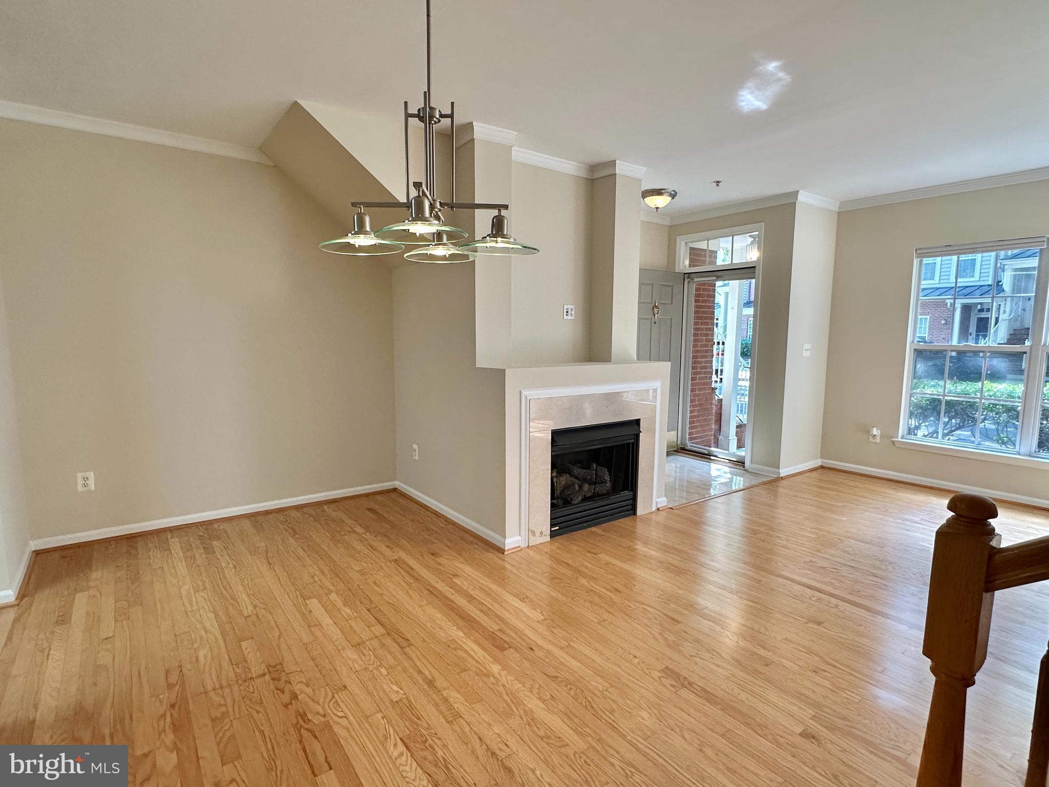 642 MAIN STREET A 642A