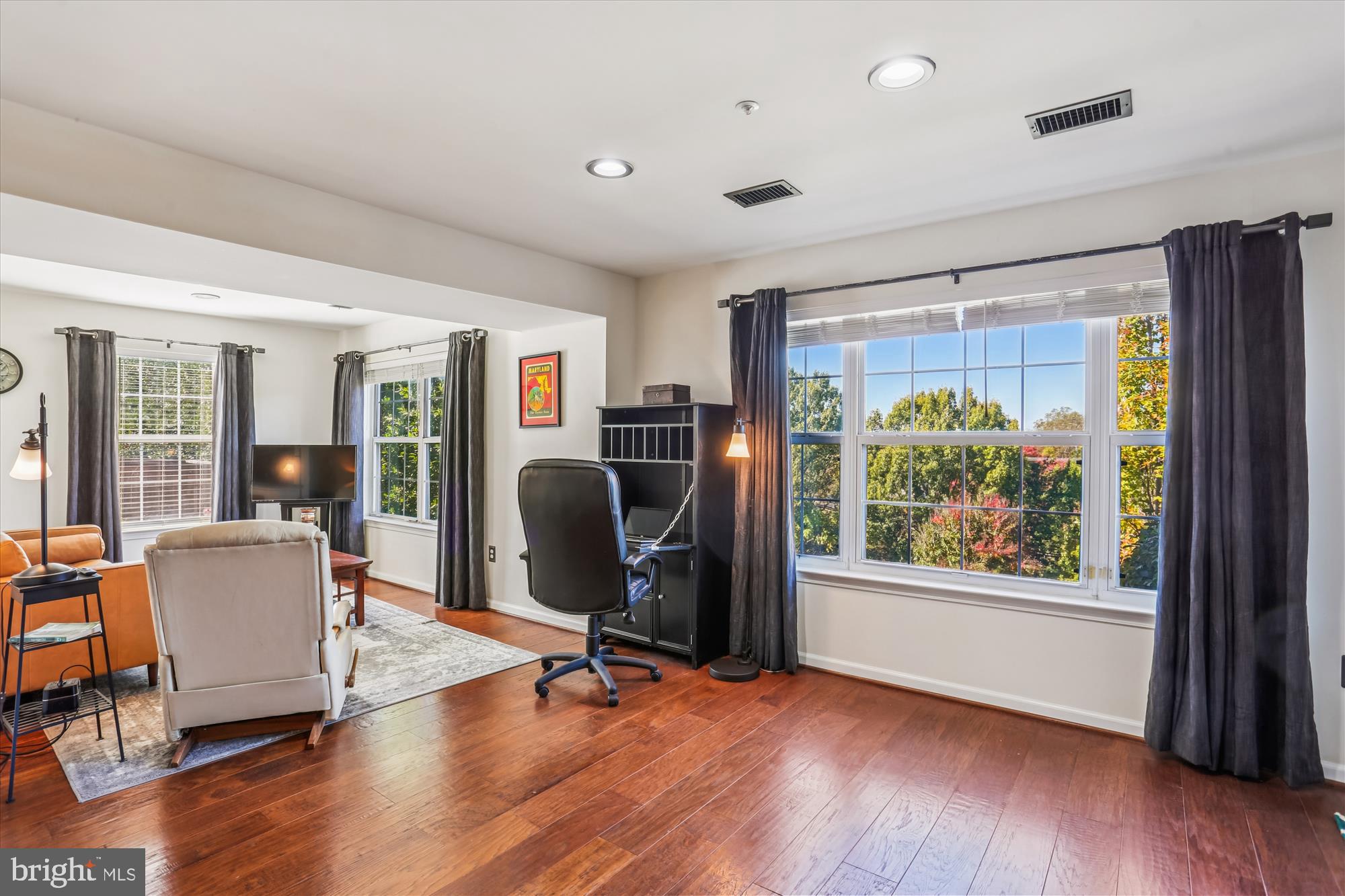 302 RIDGEPOINT PLACE 16