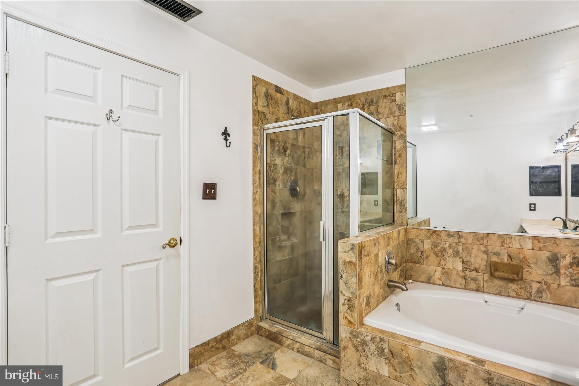 302 RIDGEPOINT PLACE 16