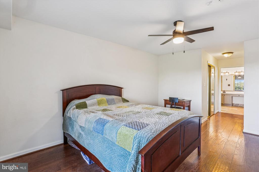 302 RIDGEPOINT PLACE 16