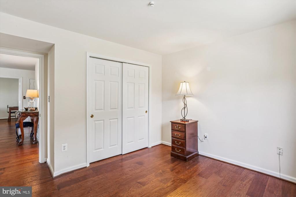 302 RIDGEPOINT PLACE 16