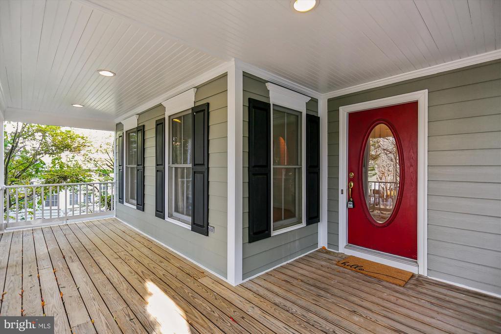 664 LAKE VARUNA MEWS