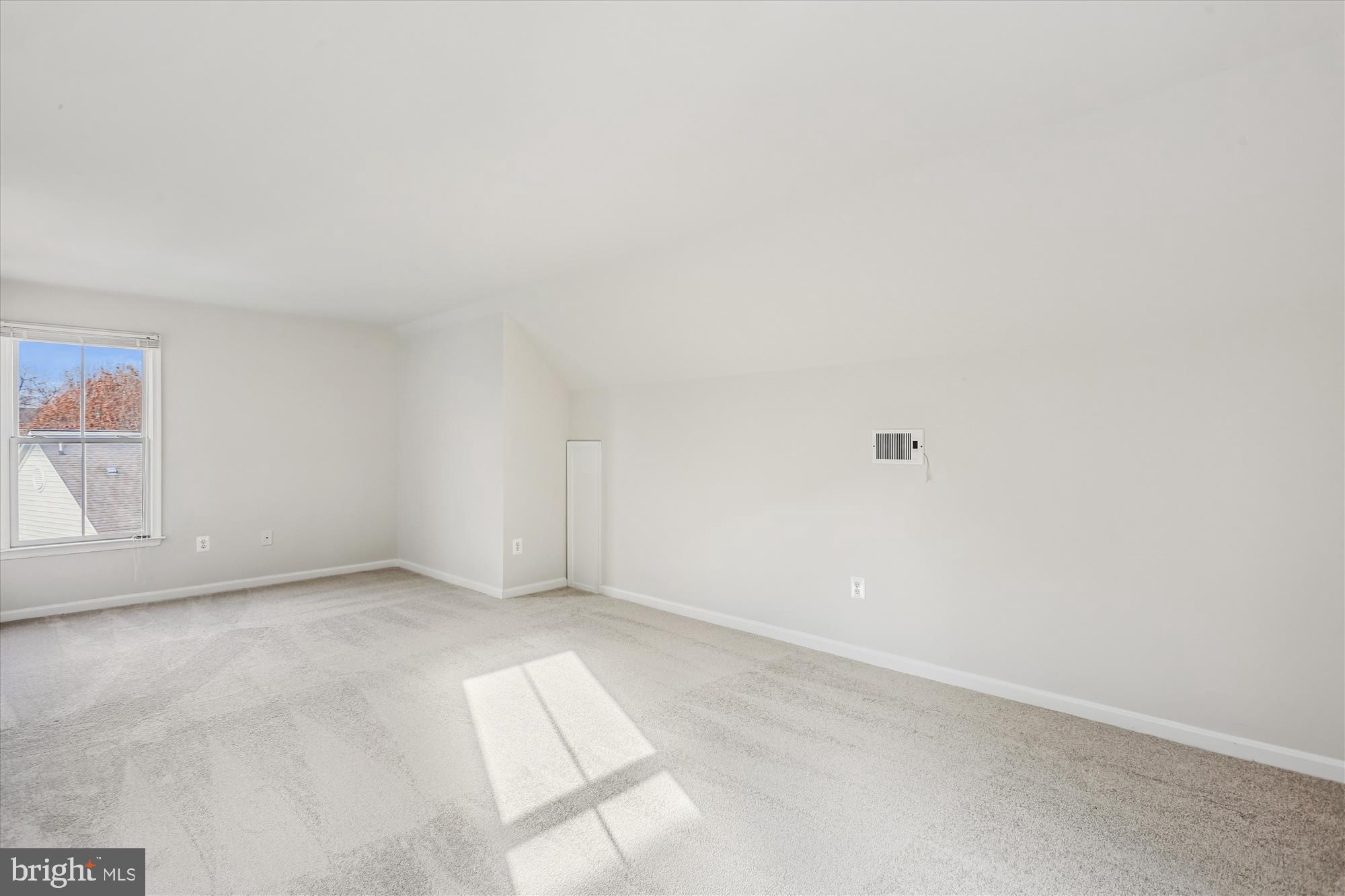 664 LAKE VARUNA MEWS