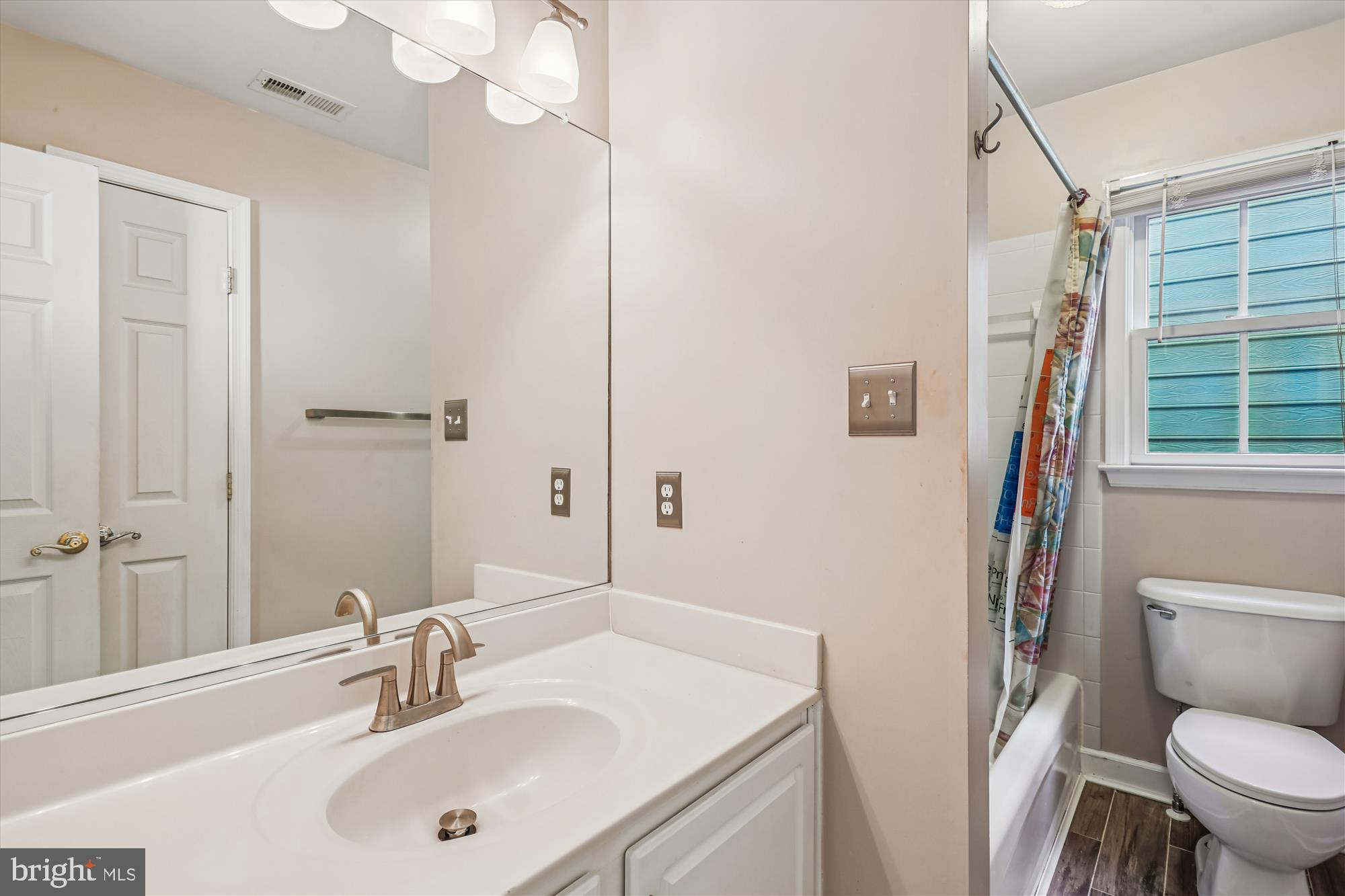 664 LAKE VARUNA MEWS