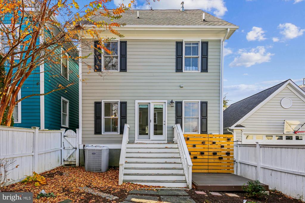 664 LAKE VARUNA MEWS