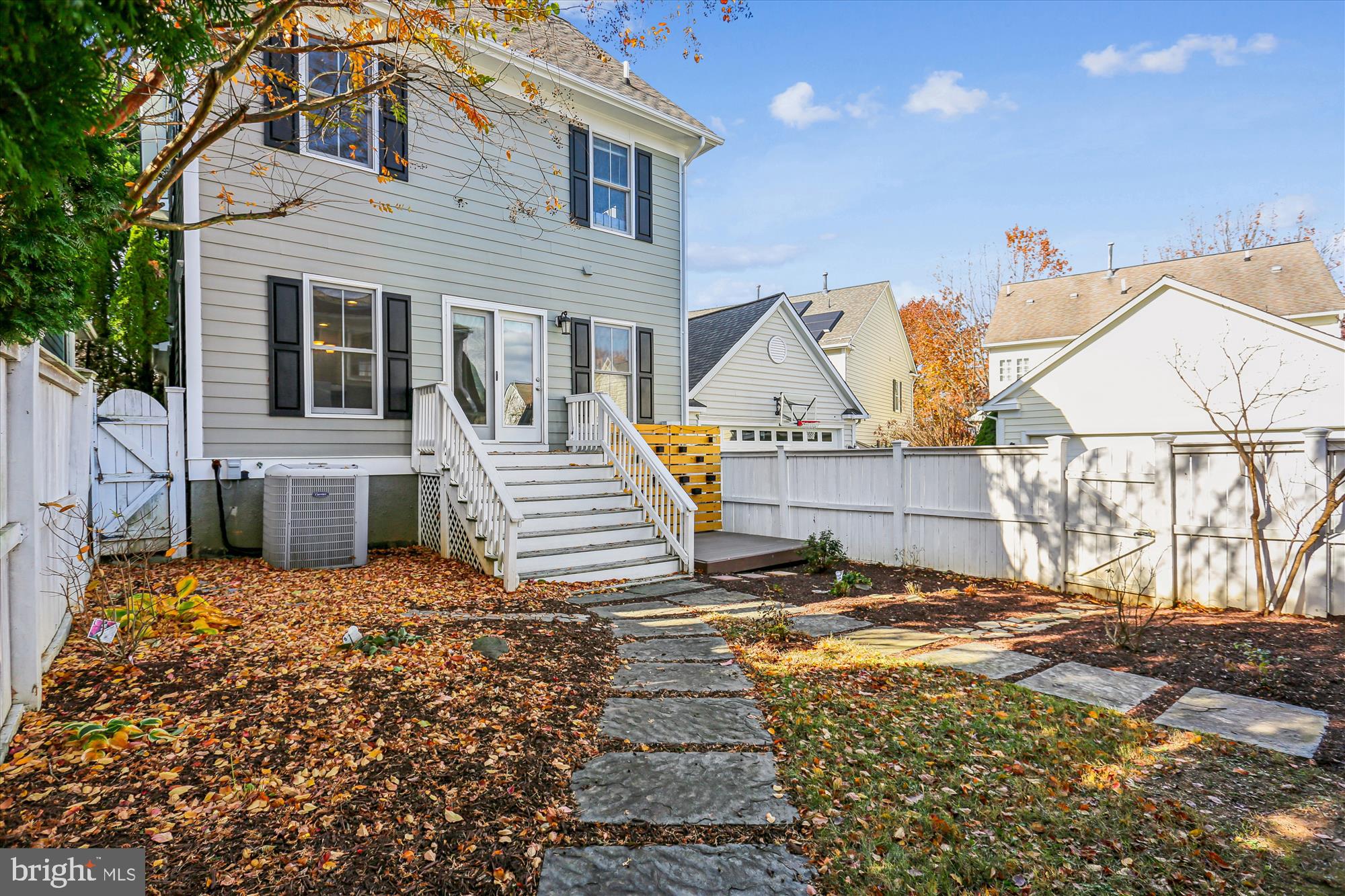 664 LAKE VARUNA MEWS