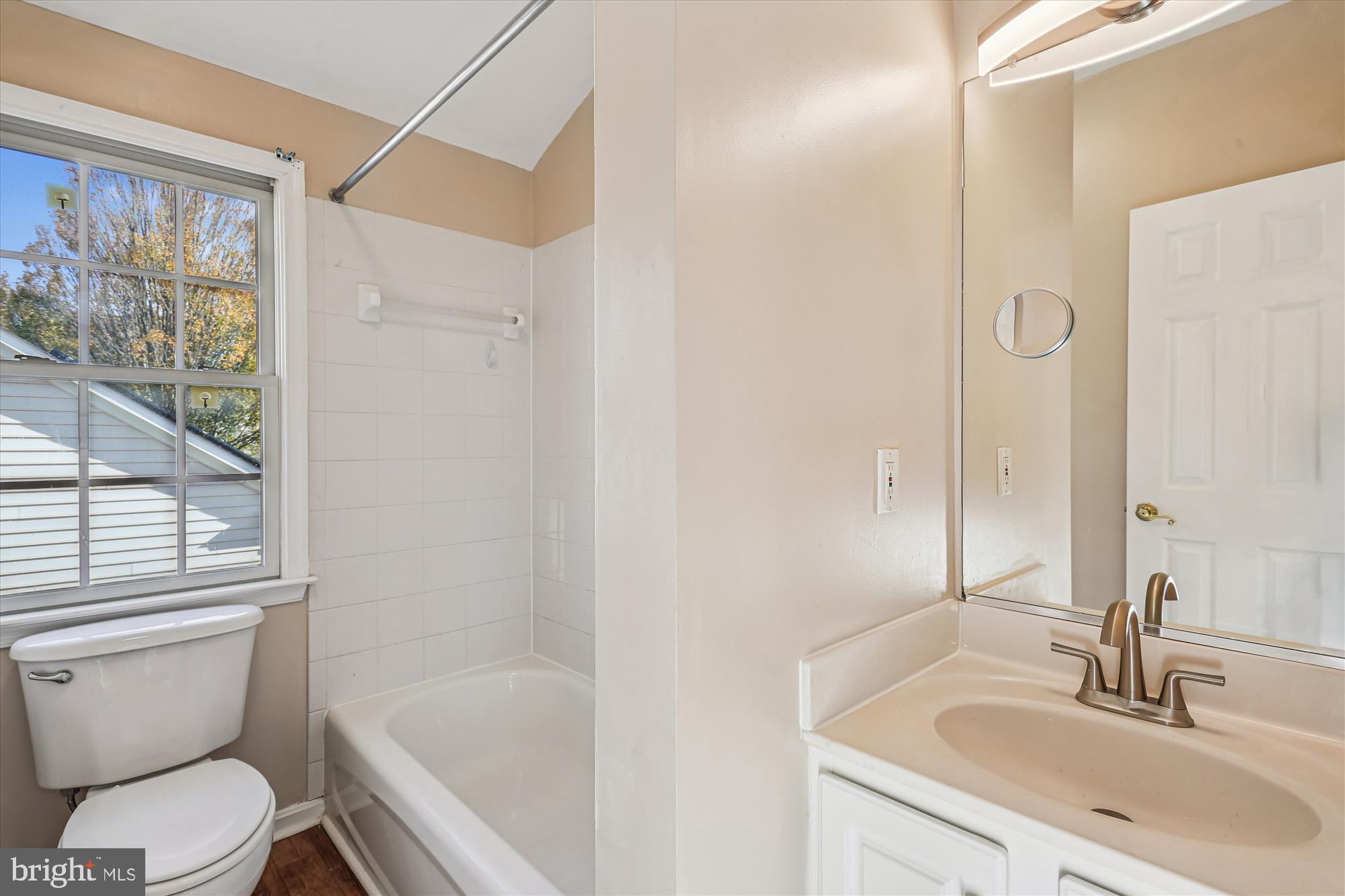 664 LAKE VARUNA MEWS