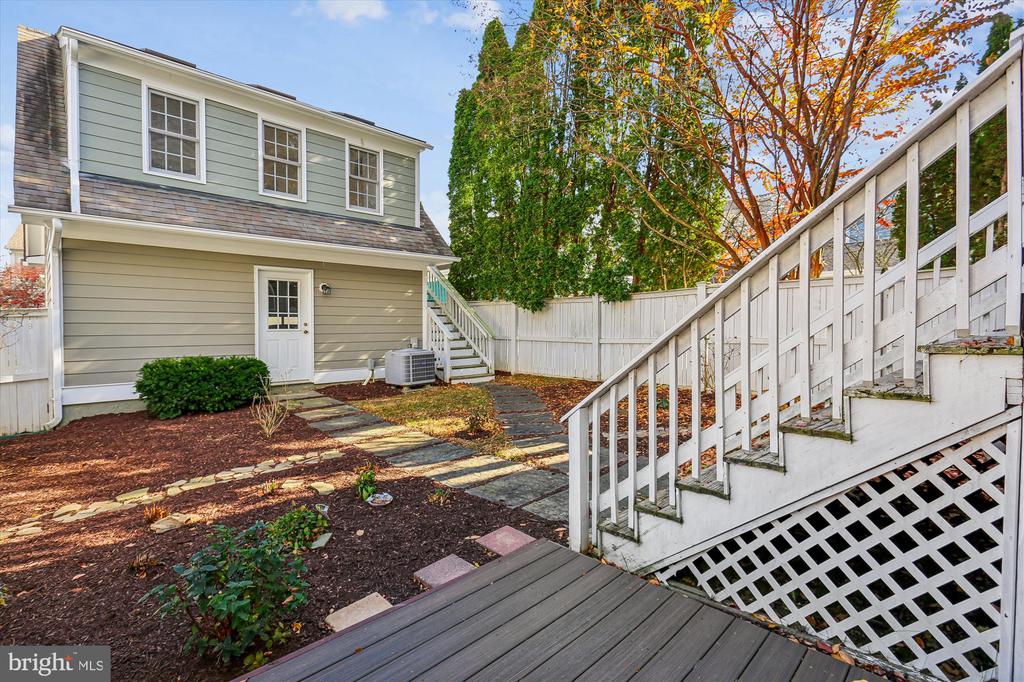 664 LAKE VARUNA MEWS