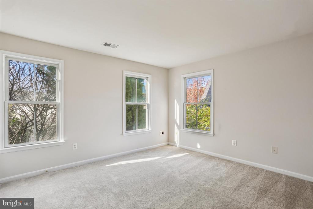 664 LAKE VARUNA MEWS
