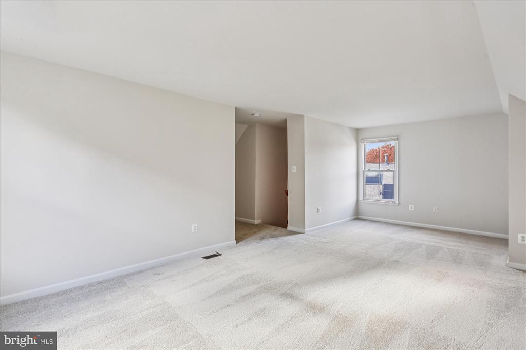 664 LAKE VARUNA MEWS