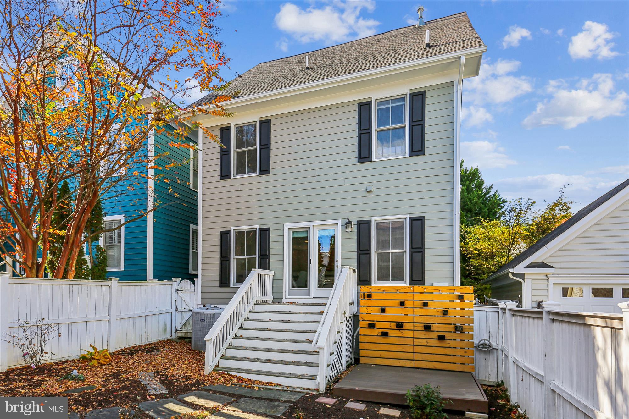 664 LAKE VARUNA MEWS