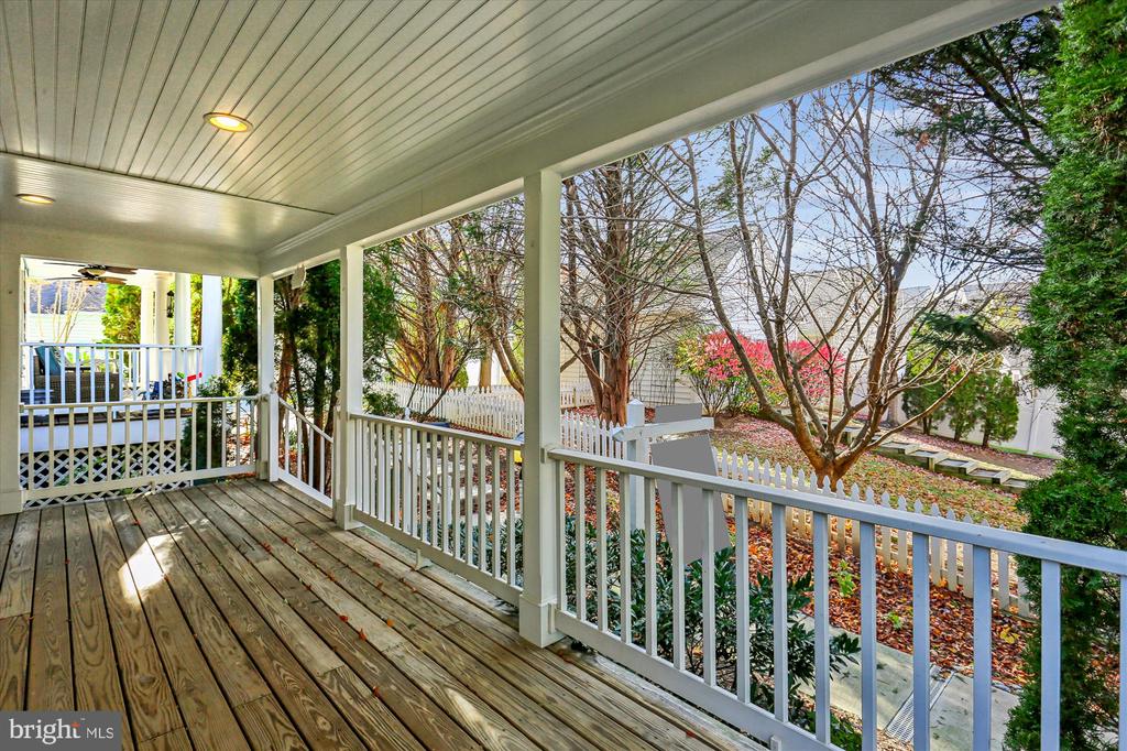 664 LAKE VARUNA MEWS