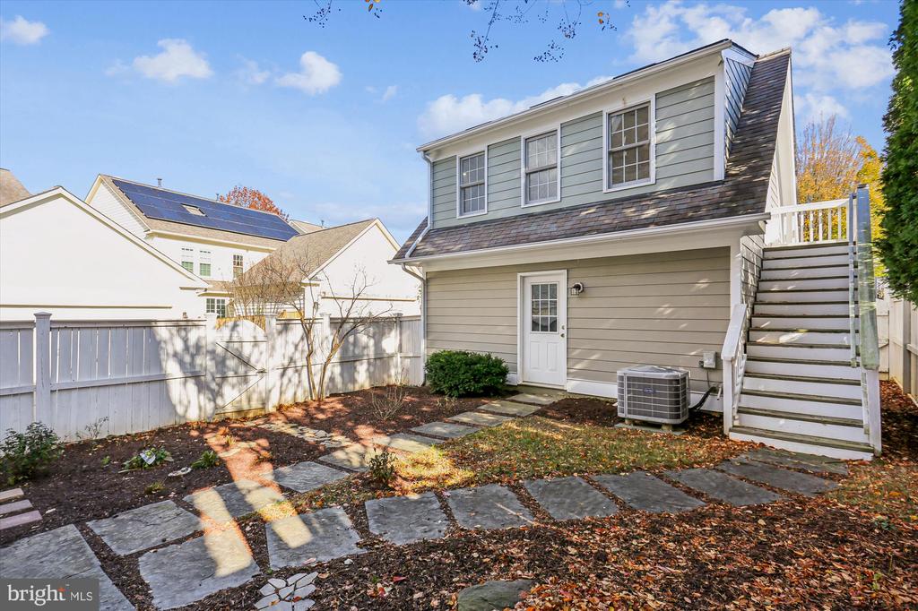 664 LAKE VARUNA MEWS