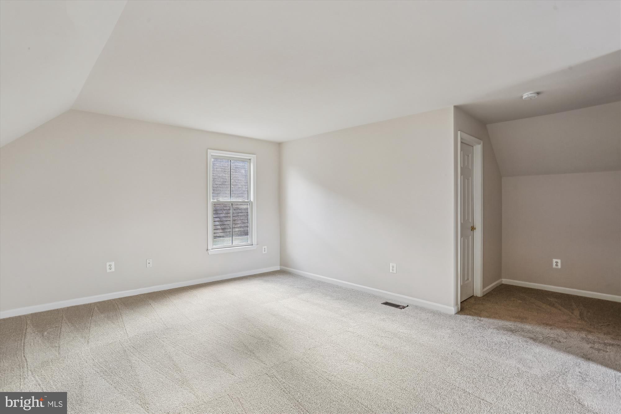 664 LAKE VARUNA MEWS