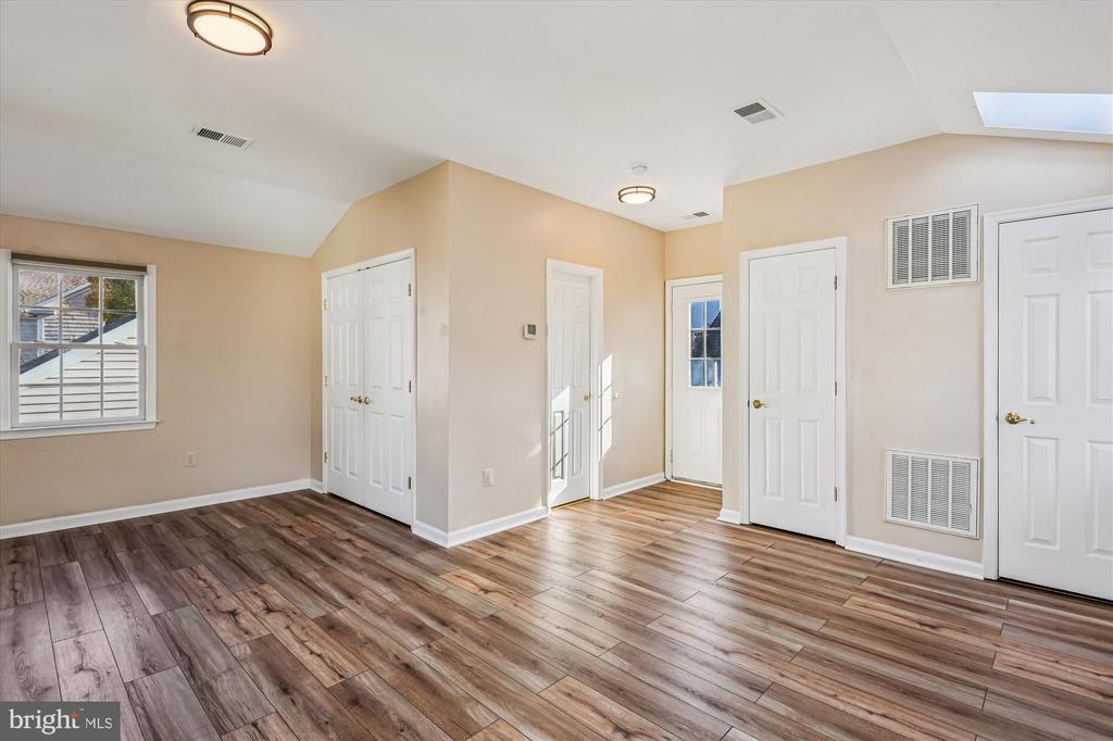 664 LAKE VARUNA MEWS