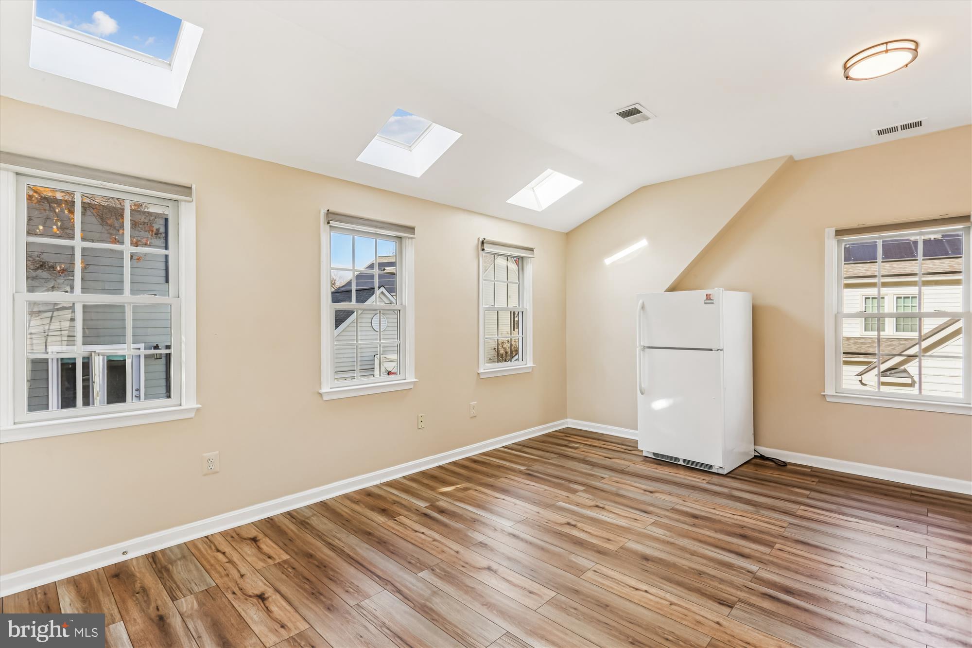 664 LAKE VARUNA MEWS