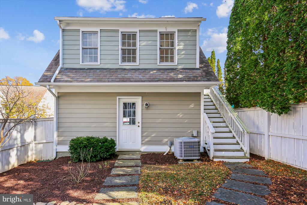 664 LAKE VARUNA MEWS