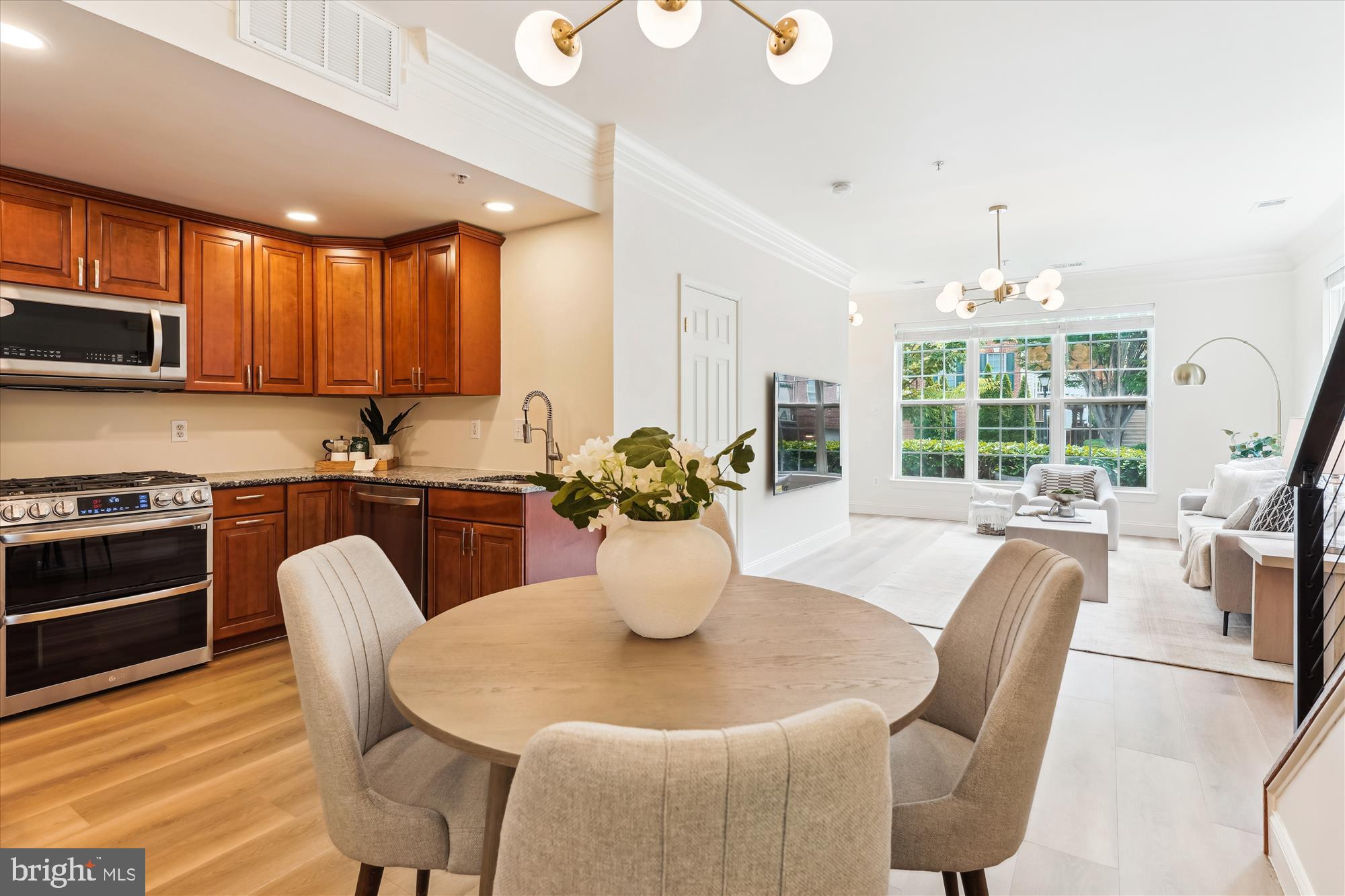 604 HIGHLAND RIDGE AVENUE 100