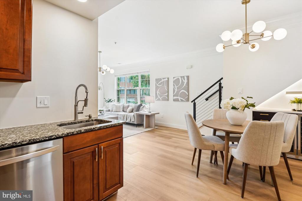 604 HIGHLAND RIDGE AVENUE 100