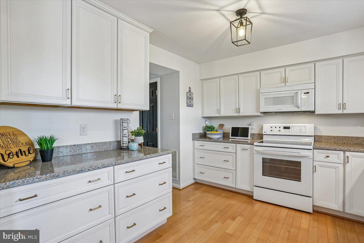 9201 BROADWATER DRIVE