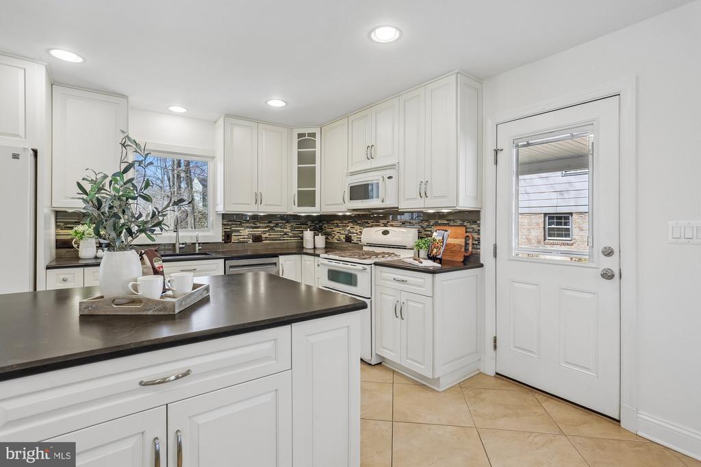 738 TIFFANY COURT