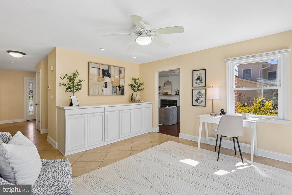 738 TIFFANY COURT