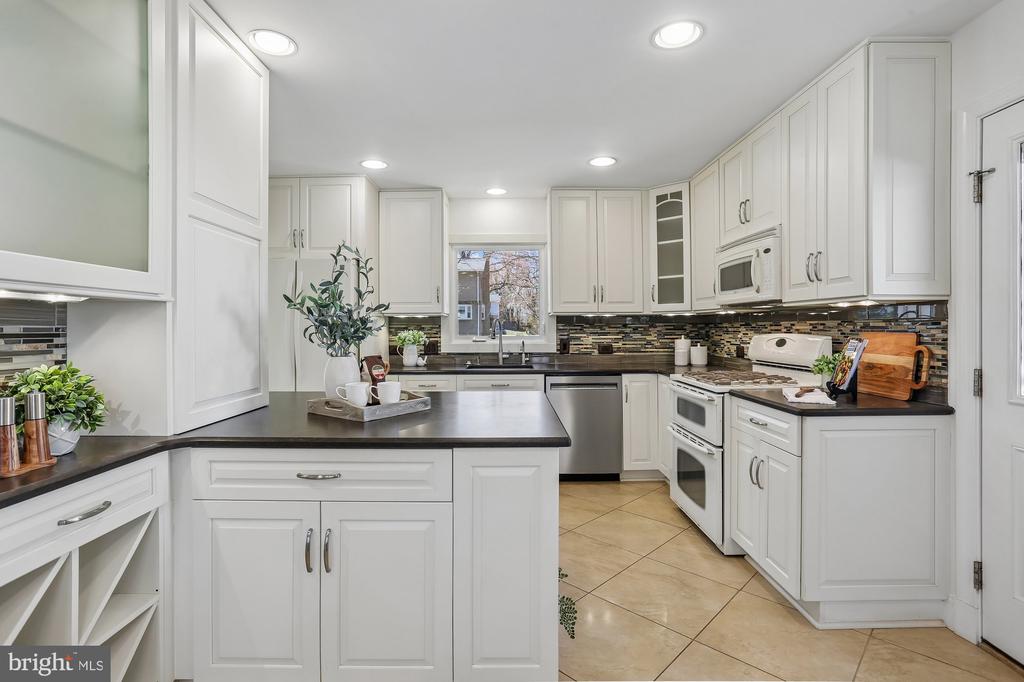 738 TIFFANY COURT