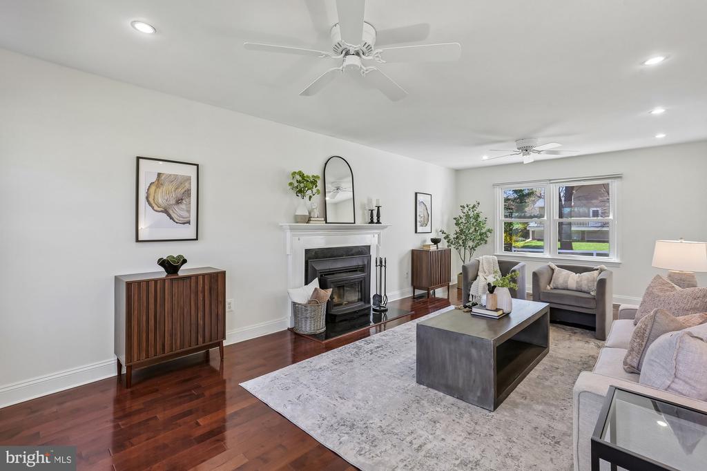 738 TIFFANY COURT