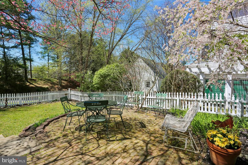 306 BECKWITH STREET