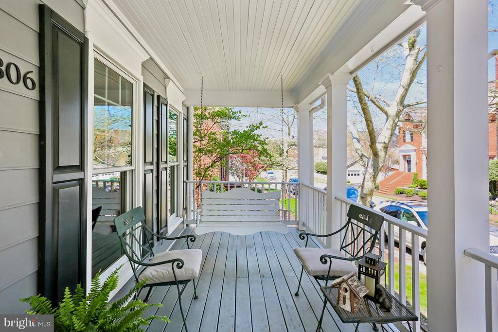 306 BECKWITH STREET
