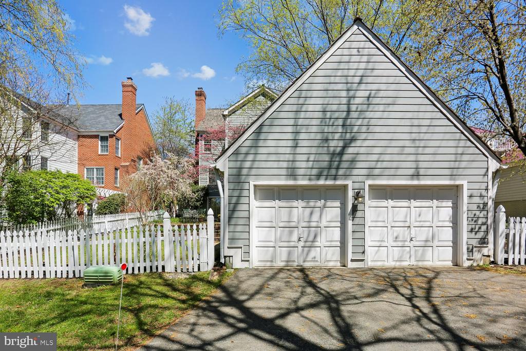 306 BECKWITH STREET