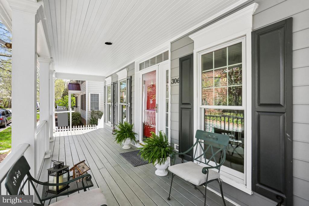 306 BECKWITH STREET