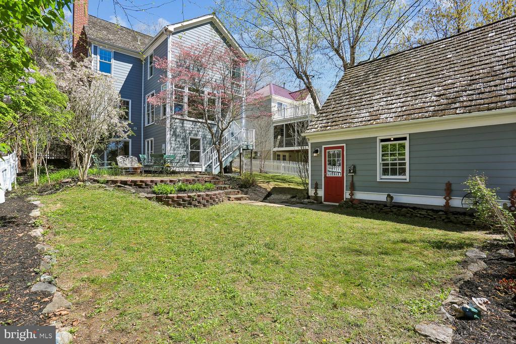 306 BECKWITH STREET