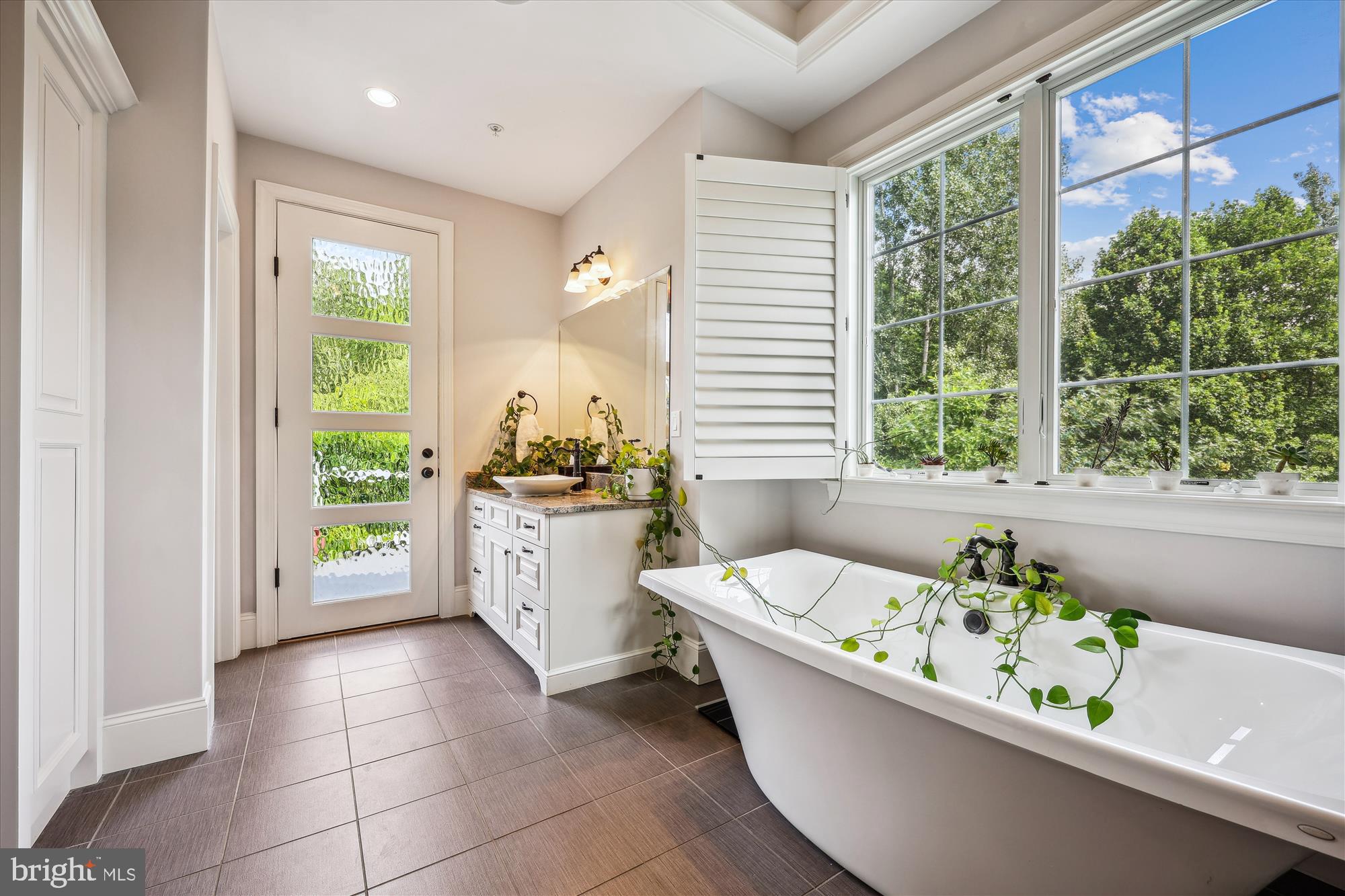 12900 QUAIL RUN COURT