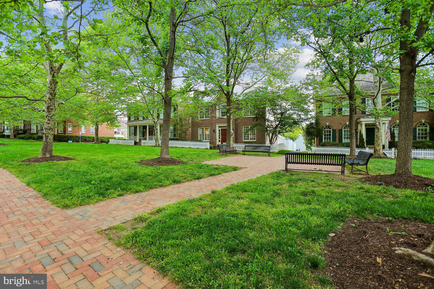 222 BECKWITH STREET