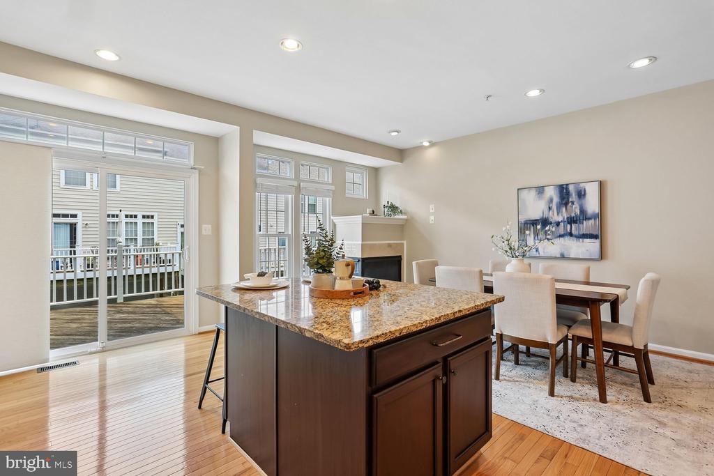 708 MARKET STREET E