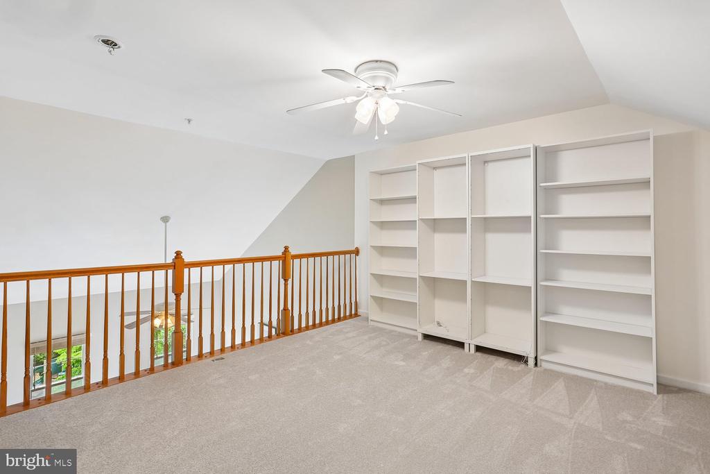708 MARKET STREET E