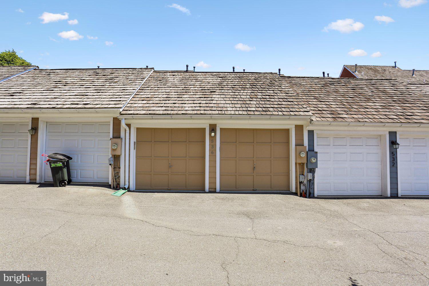 536 TSCHIFFELY SQUARE ROAD