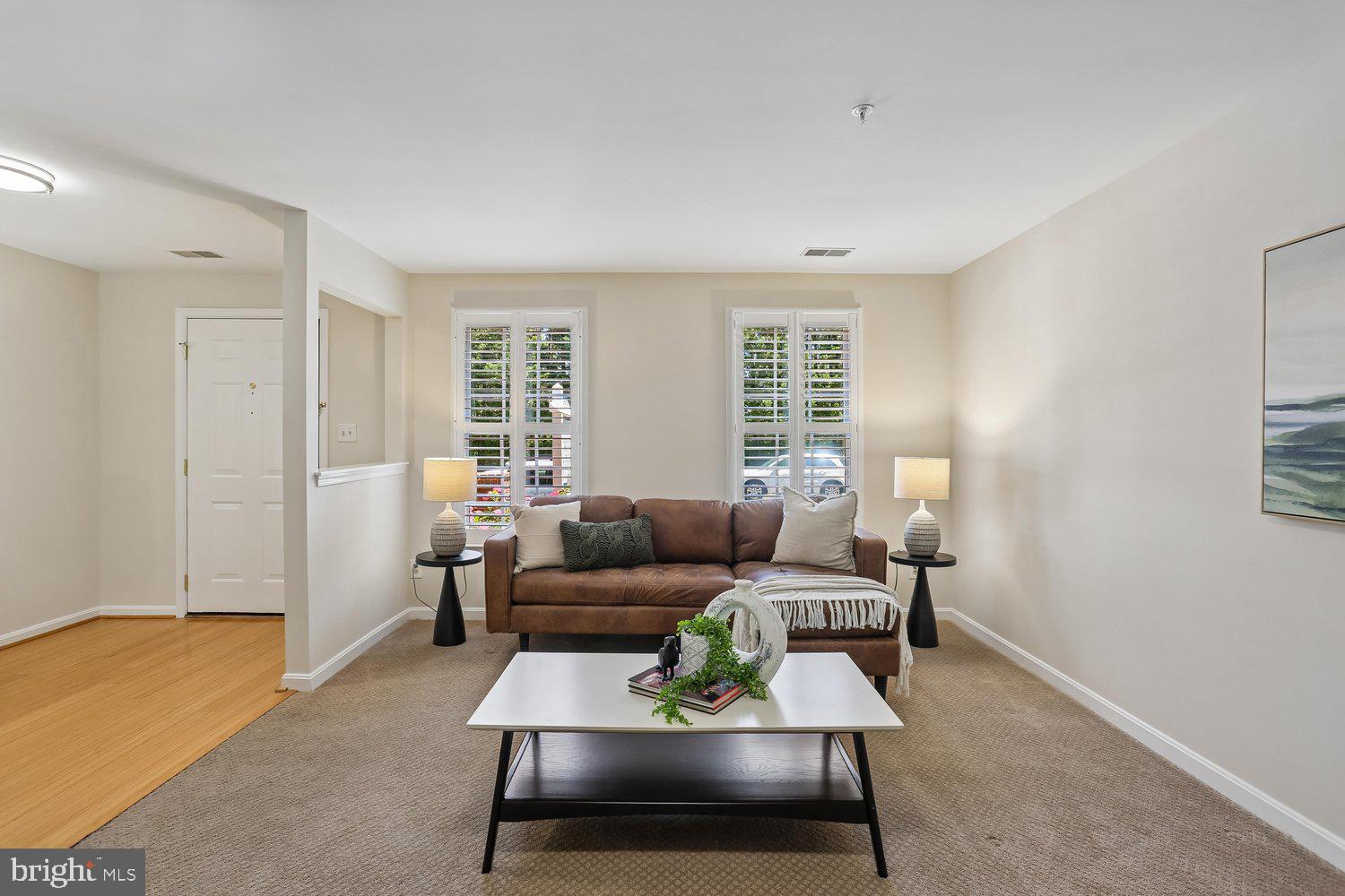 536 TSCHIFFELY SQUARE ROAD