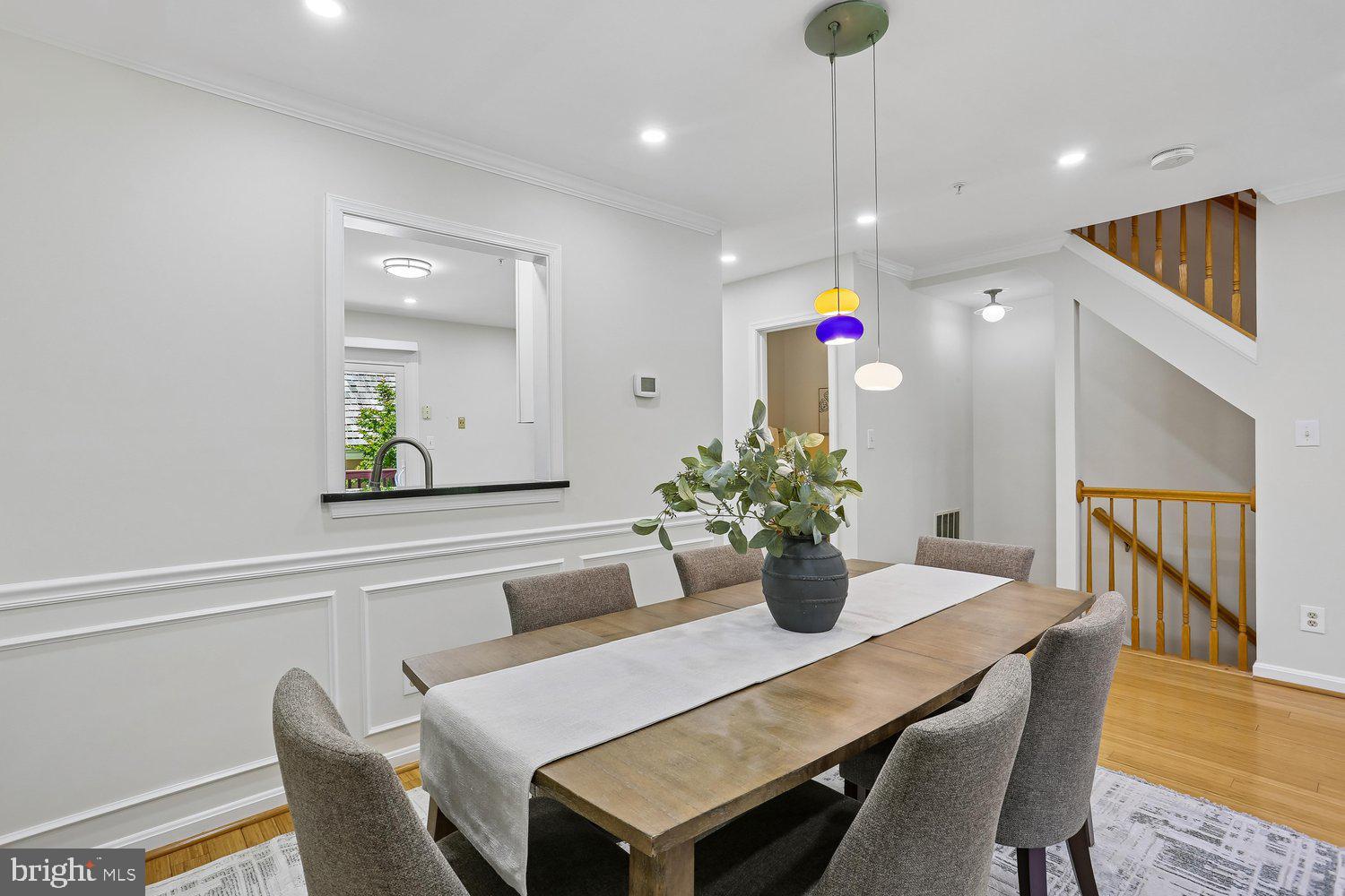 536 TSCHIFFELY SQUARE ROAD